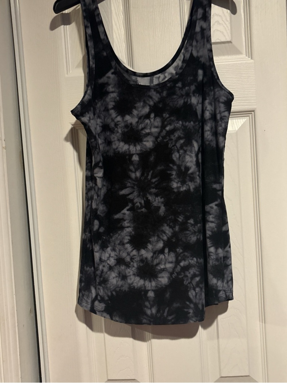 No Boundaries Black & Gray Tie-Dye Scoop Neck Tank